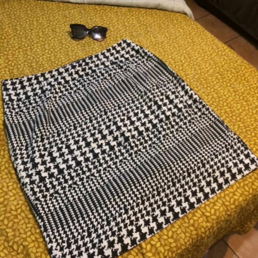 houndstooth pattern pencil skirt - Picture 2 of 2